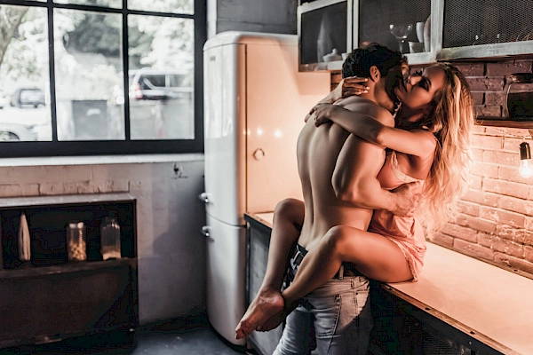 Sexuelle Fantasien in der Küche beim Sex haben