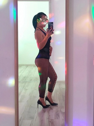Foto 2 von Heiße Stunden mit Lina in Homburg zur Sie sucht Ihn-Anzeige in Homburg