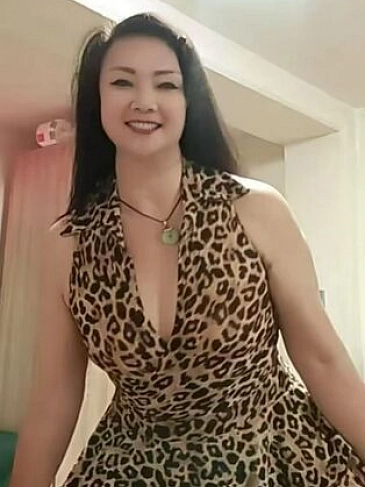 Sie sucht Ihn-Anzeige in Schwalmstadt – Foto von Japanische Yumi für sinnliche Treffen in Schwalmstadt
