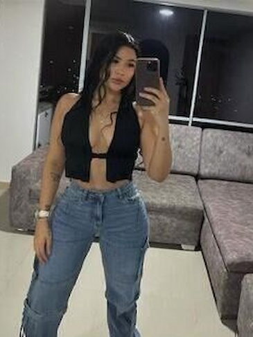Karina, 23: Sinnliche Treffen und Rollenspiele in Köln – Foto zur Sie sucht Ihn-Anzeige in Köln